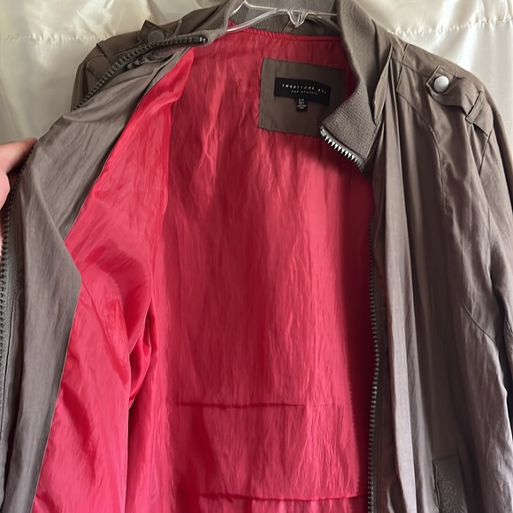 Large Forever 21 Men Lightweight Jacket -Olive and Red - Picture 3 of 3